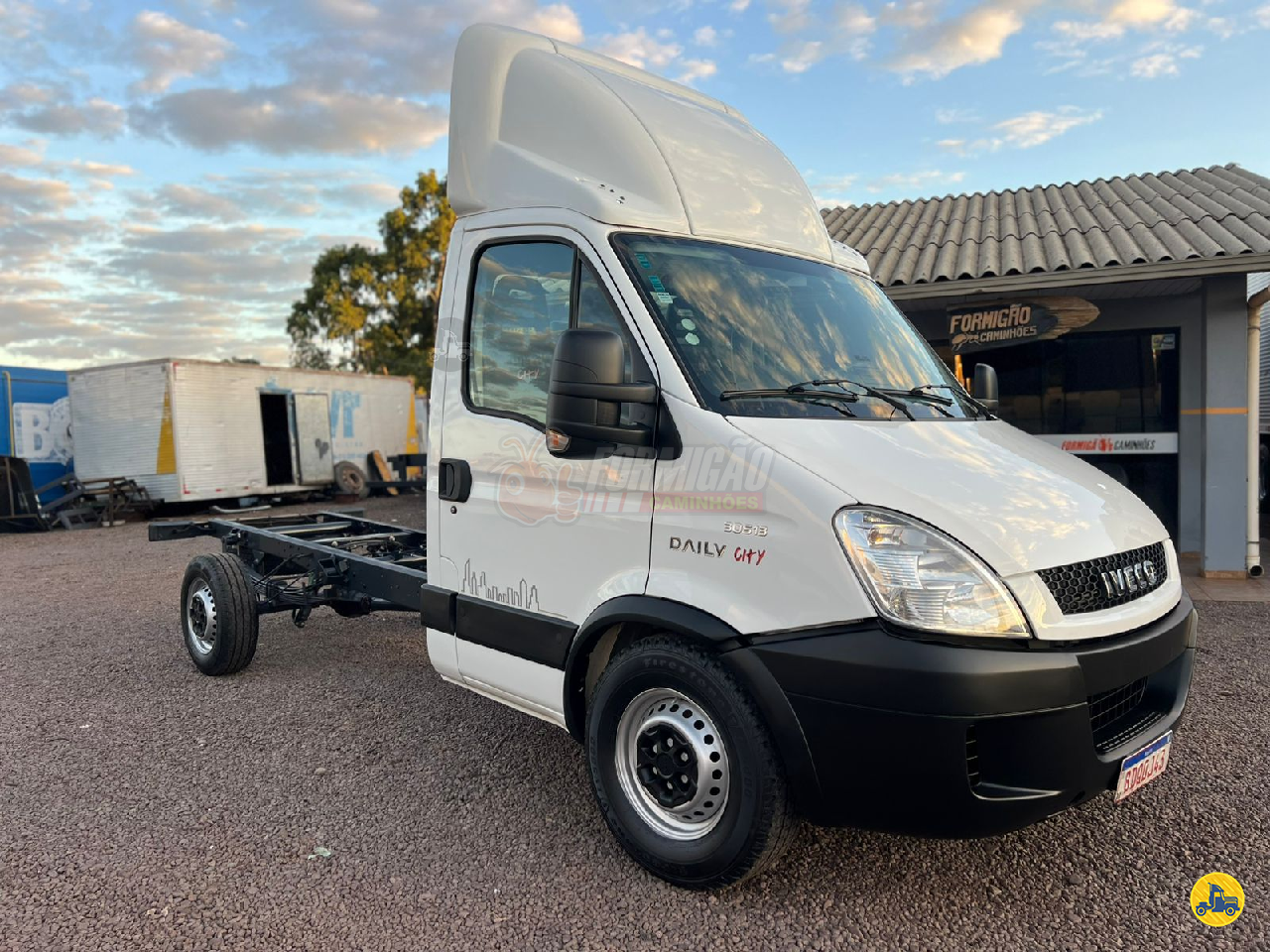 CAMINHAO IVECO DAILY 30-130 Chassis Toco 4x2 Formigão Caminhões CASCAVEL PARANÁ PR
